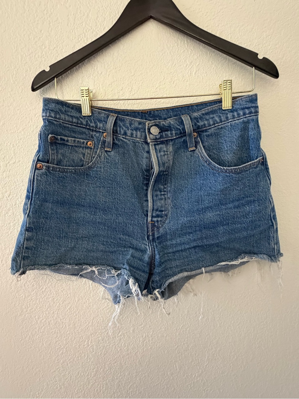 Levi's Raw Hem High-Rise Denim Shorts - Blue